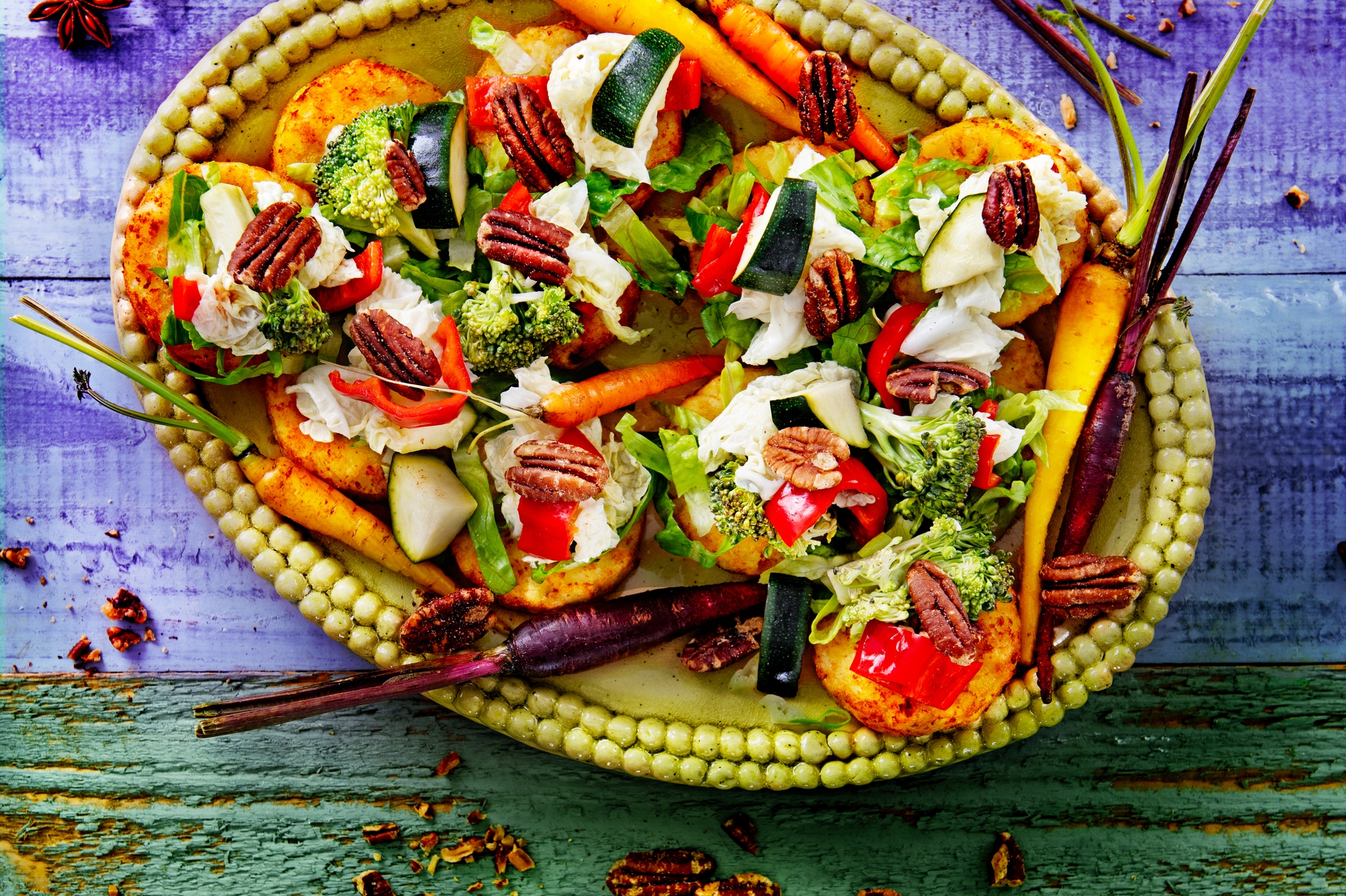 Wasabis röszti tallérok pácolt zöldségekkel és pekándióval