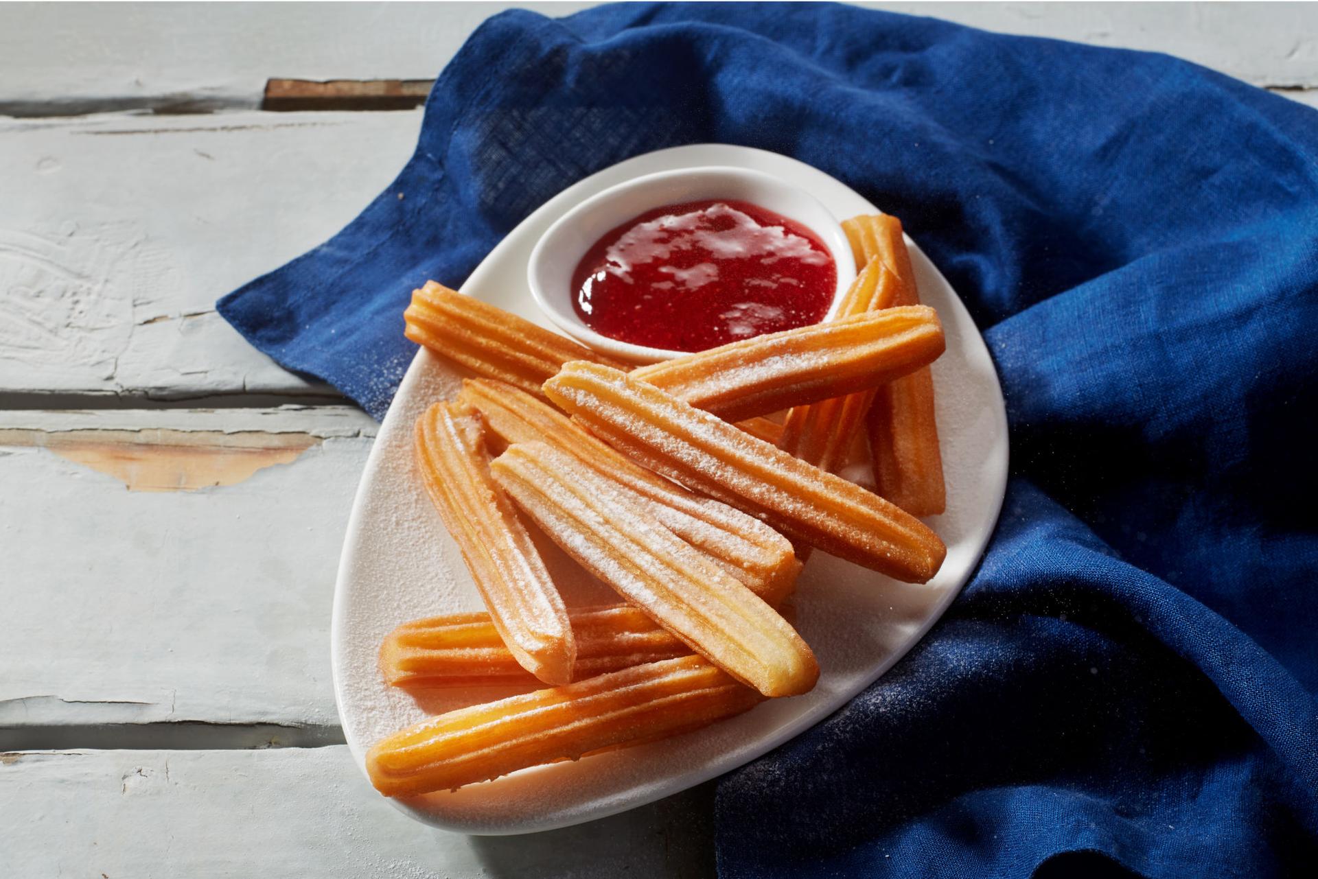churros_eperszosszal_es_porcukorral Receptek az Aviko Food Service-től
