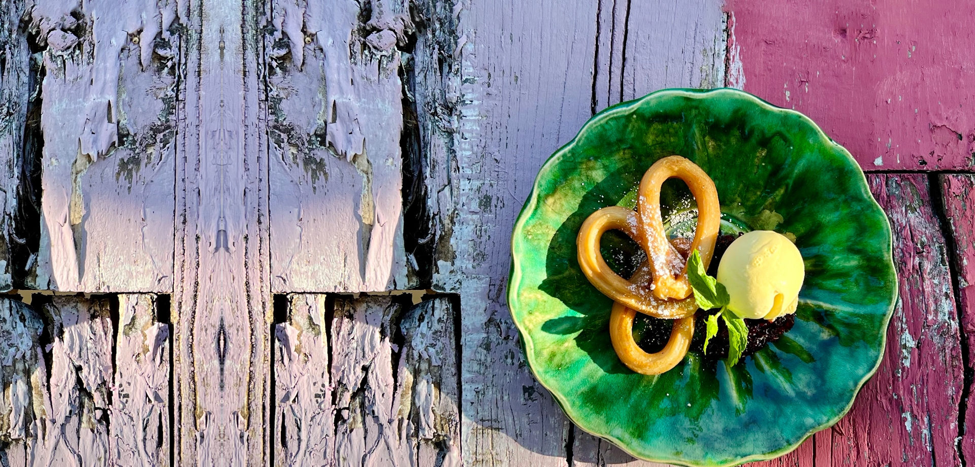 churros-meleg-áfonyakompóttal-és-fagylalttal